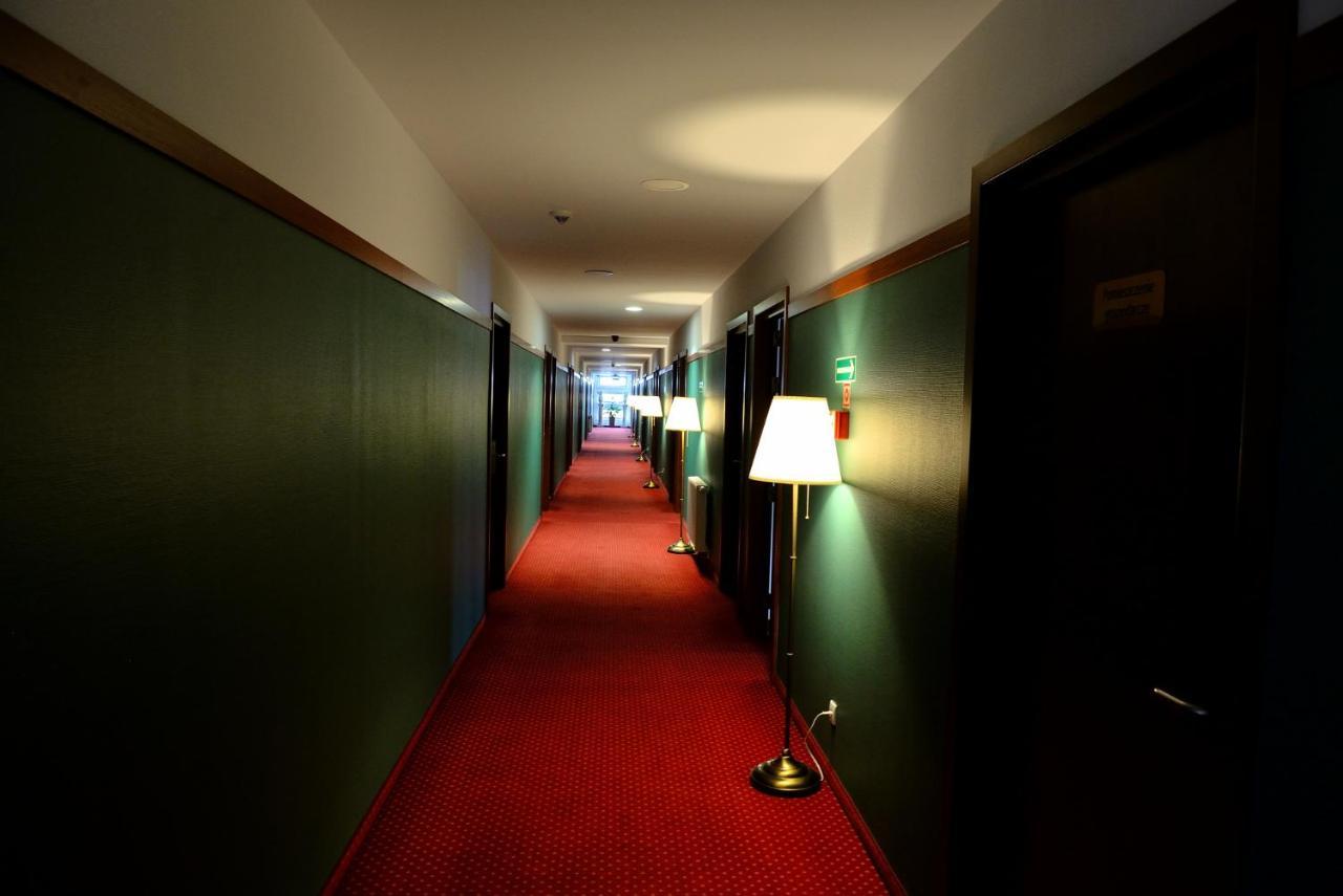 Quest Hotel - Dawniej Hotel Planeta Brzesko Bagian luar foto