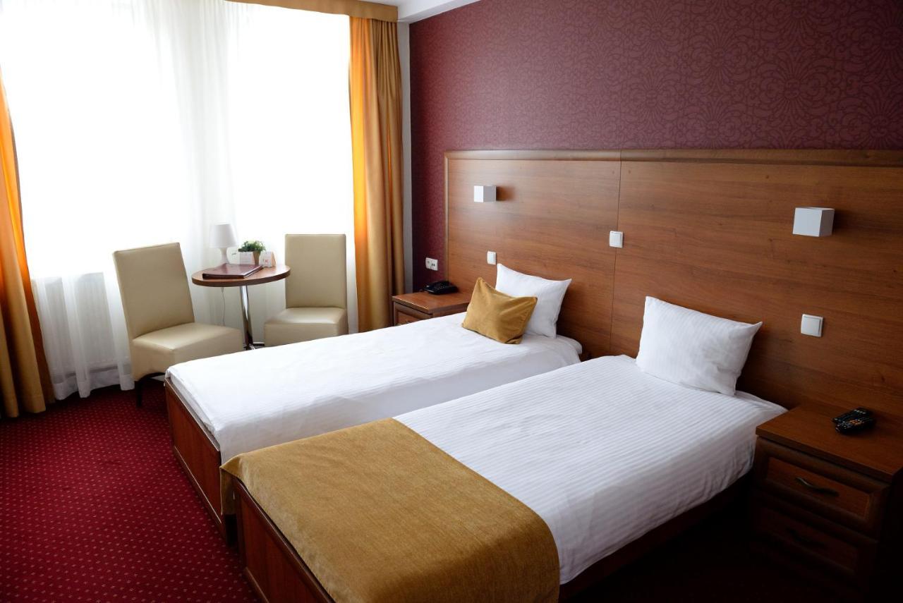 Quest Hotel - Dawniej Hotel Planeta Brzesko Bagian luar foto