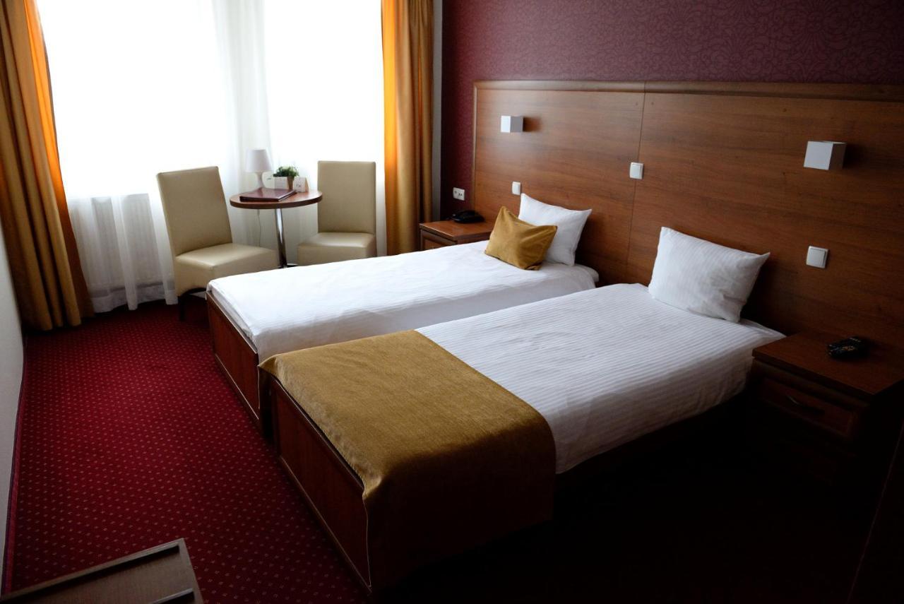 Quest Hotel - Dawniej Hotel Planeta Brzesko Bagian luar foto