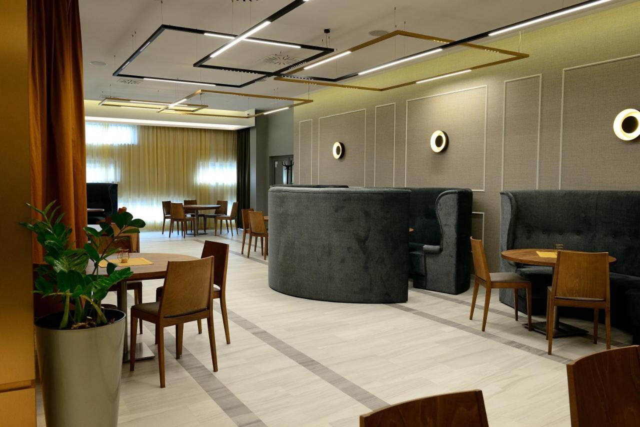 Quest Hotel - Dawniej Hotel Planeta Brzesko Bagian luar foto